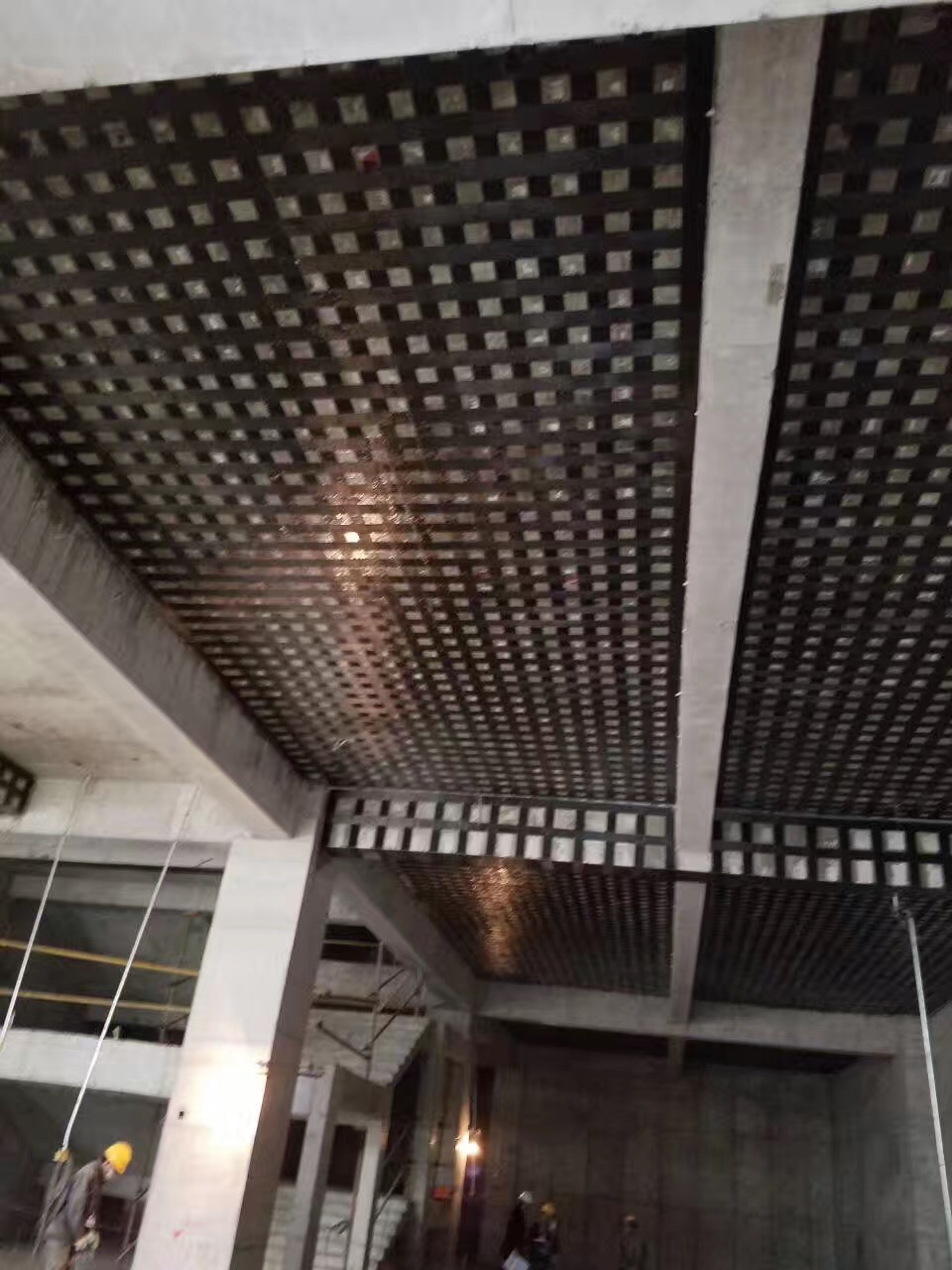 樓板粘貼碳纖維加固