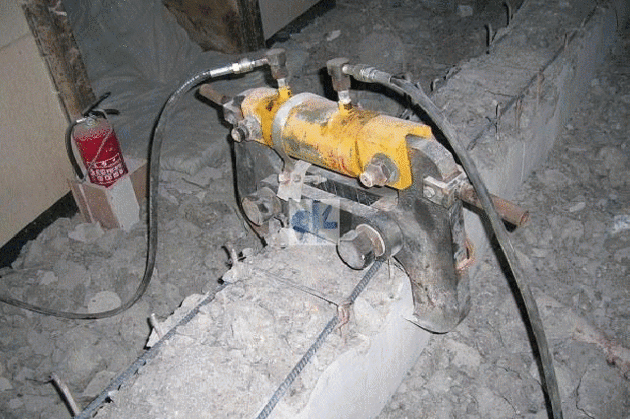 液壓鉗拆除梁板